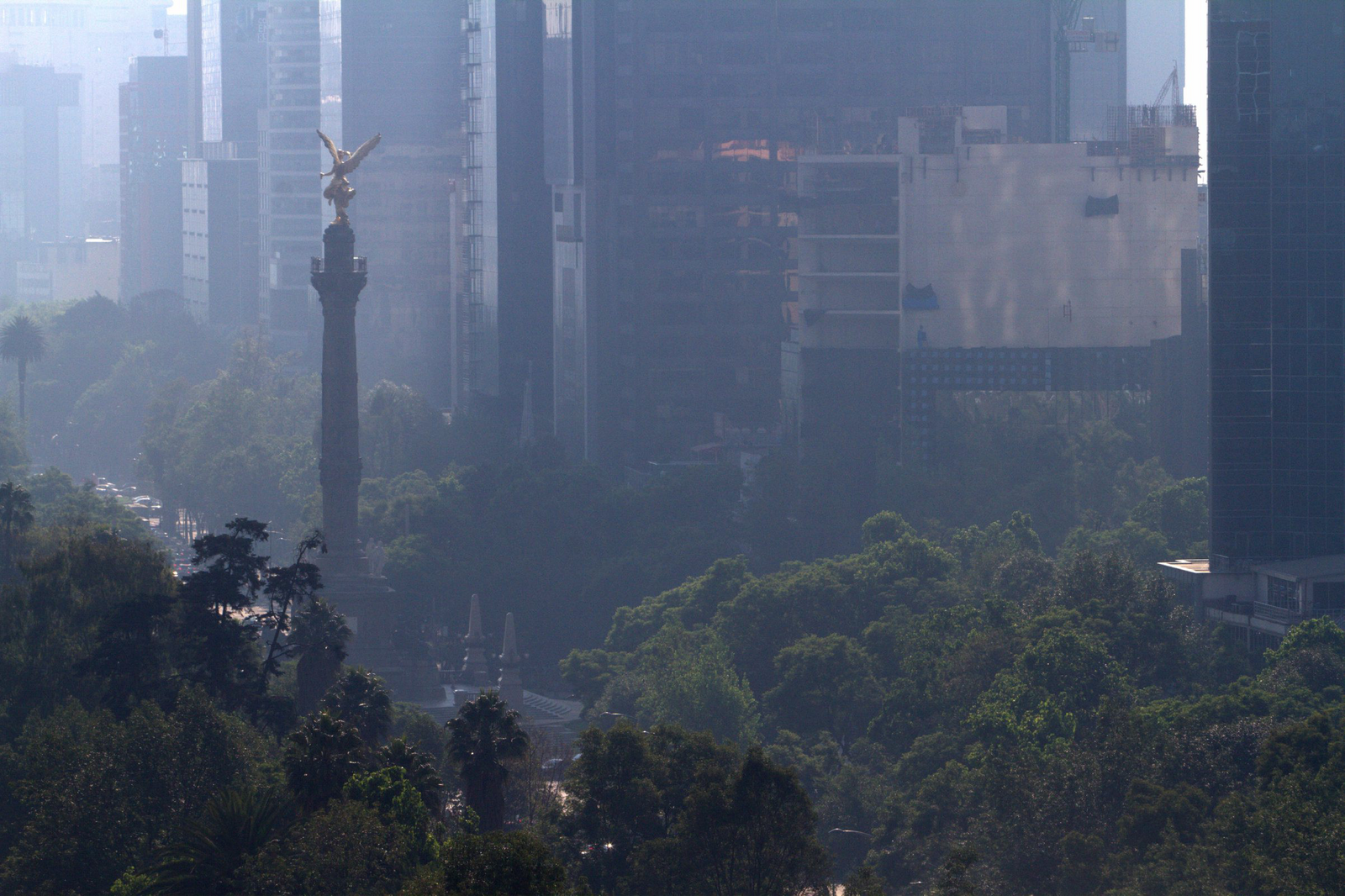 Mejoramiento de la calidad del aire en la Ciudad de México by Luis ...